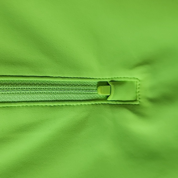 Athleta, NWOT, Sz L, Cool Weather Run Top, Neon Green - Picture 3 of 16